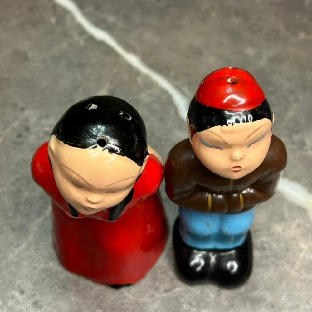Vintage Kissing Couple Salt and Pepper Shakers Set Japan Ceramic Asian Novelty